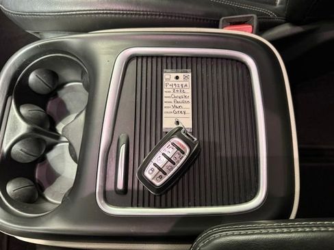 Used 2022 Chrysler Pacifica Touring-L FWD image 23