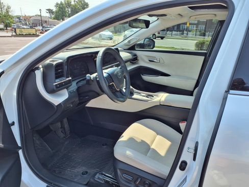 Used 2023 Toyota Crown AWD/4WD image 20