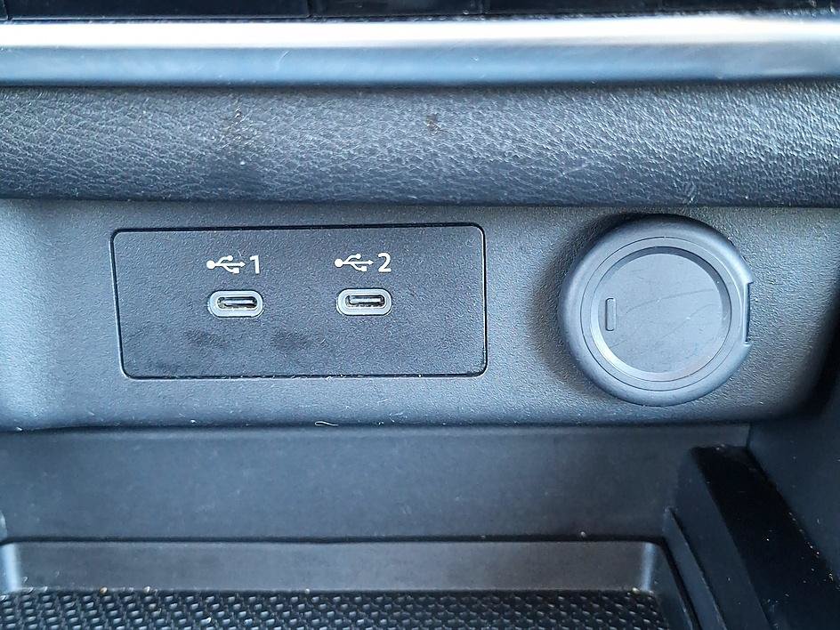 Certified 2025 Nissan Rogue SV FWD image 31