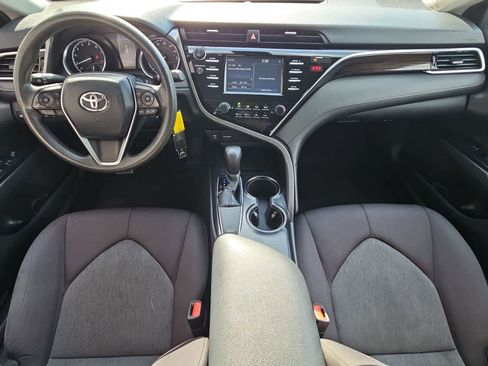 Used 2018 Toyota Camry LE FWD image 15