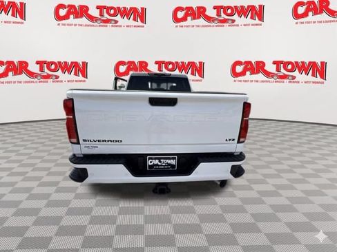 Used 2024 Chevrolet Silverado 2500 LTZ w/ LTZ Plus Package AWD/4WD image 17