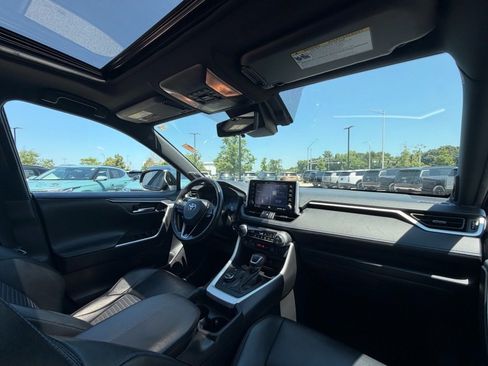 Used 2021 Toyota RAV4 XSE AWD/4WD image 9