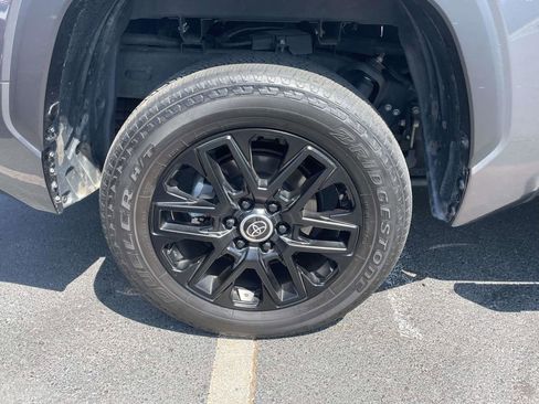 Used 2024 Toyota Tundra Limited AWD/4WD image 28