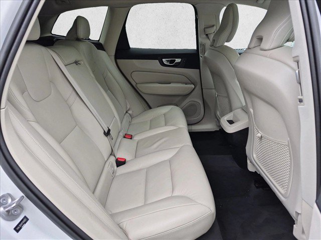 Used 2023 Volvo XC60 B5 Core w/ Climate Package FWD image 20