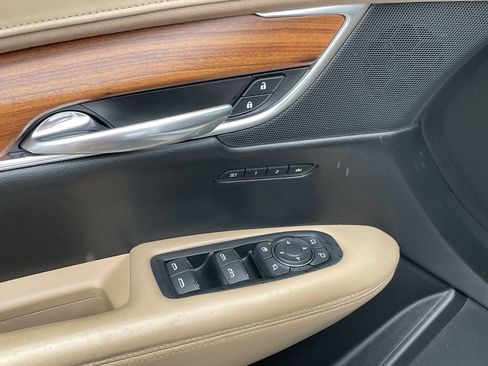 Used 2019 Cadillac XT5 Platinum AWD/4WD image 29