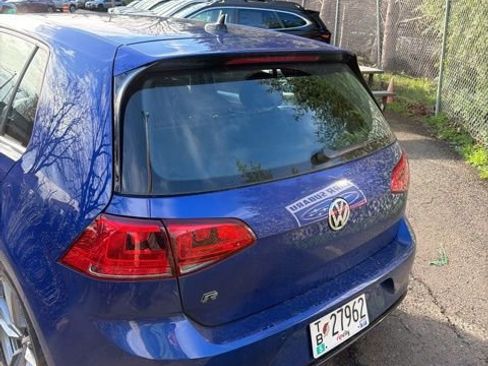 Used 2017 Volkswagen Golf R 4-Door image 19