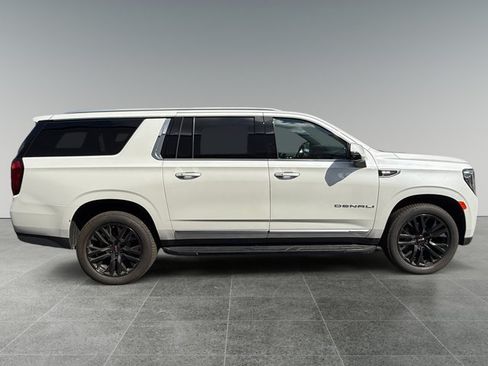 Used 2021 GMC Yukon XL Denali AWD/4WD image 6