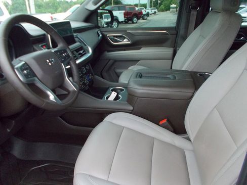 Used 2023 Chevrolet Tahoe Z71 AWD/4WD image 4