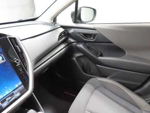 Used 2025 Subaru Crosstrek 2.0i Premium image 17