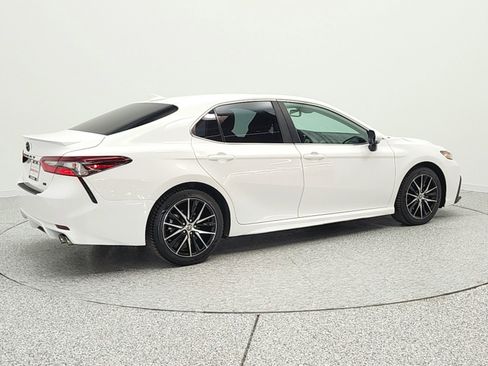 Used 2023 Toyota Camry SE w/ Convenience Package FWD image 5