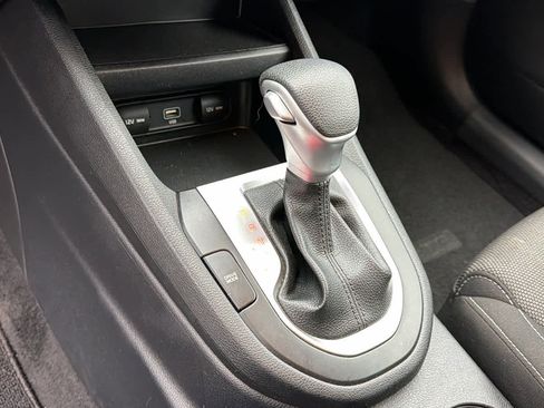 Used 2023 Kia Forte LXS w/ LXS Technology Package image 12