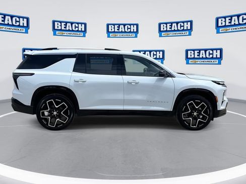 Used 2026 Chevrolet Traverse High Country w/ LPO, Floor Liner Package AWD/4WD image 9
