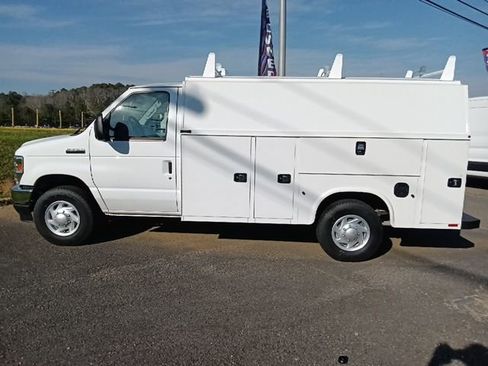 New 2026 Ford E-350 and Econoline 350 Super Duty w/ Power Equipment Group RWD image 6