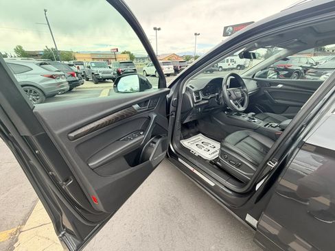 Used 2020 Audi Q5 e Premium Plus w/ Premium Plus Package AWD/4WD image 10