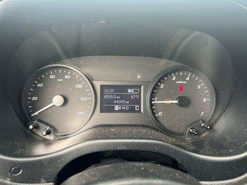 Used 2021 Mercedes-Benz Metris image 11