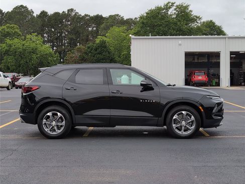 Used 2023 Chevrolet Blazer LT AWD/4WD image 8