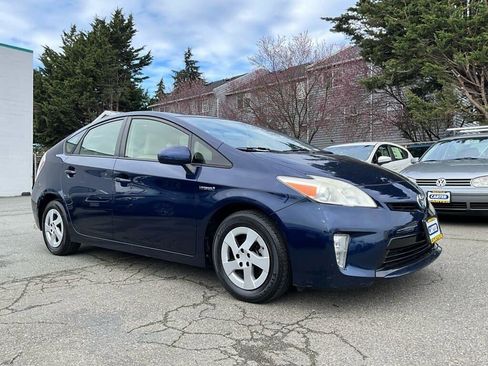 Used 2012 Toyota Prius Three image 2