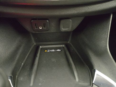 Used 2022 Chevrolet Traverse LT AWD/4WD image 27