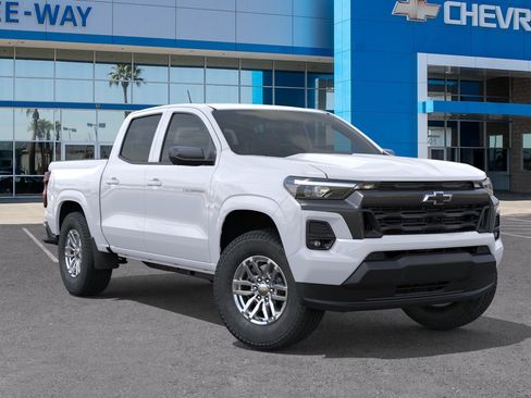 Used 2025 Chevrolet Colorado W/T w/ Advanced Trailering Package RWD image 7