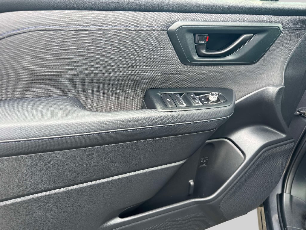 Used 2025 Subaru Forester Premium AWD/4WD image 13