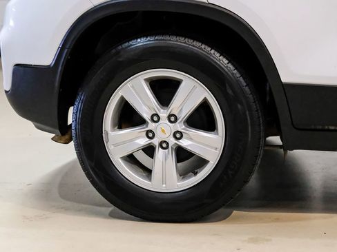 Used 2020 Chevrolet Trax LT w/ LT Convenience Package image 51