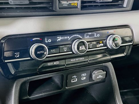 Used 2023 Honda Pilot LX image 15