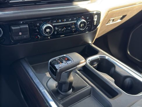 Used 2025 GMC Sierra 1500 SLT w/ SLT Premium Plus Package image 21