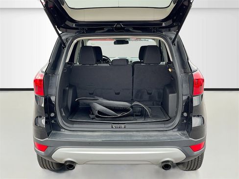 Used 2019 Ford Escape SE image 25