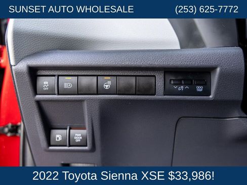 Used 2022 Toyota Sienna XSE FWD image 51