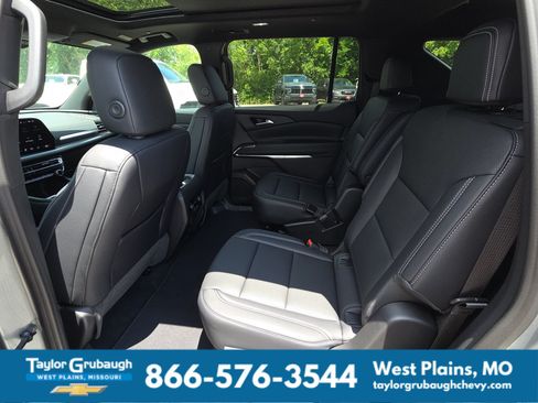 New 2026 Chevrolet Traverse LT w/ Sun and Wheel Package FWD image 29