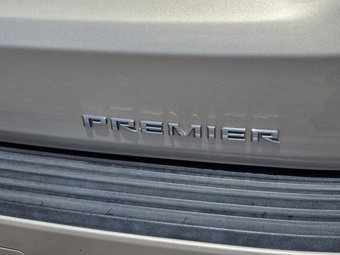Used 2021 Chevrolet Tahoe Premier w/ Premium Package AWD/4WD image 10