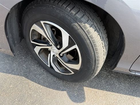 Used 2017 Honda Accord LX image 32
