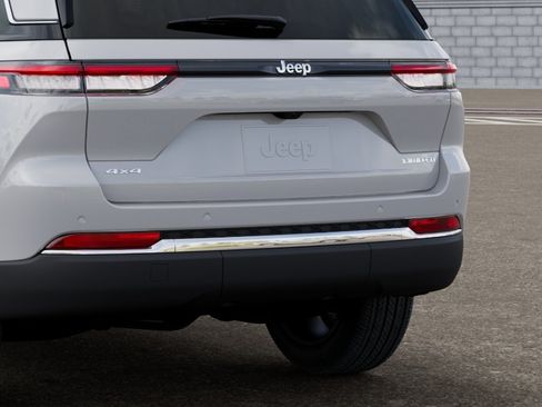 Used 2026 Jeep Grand Cherokee Limited w/ Luxury Tech Group II AWD/4WD image 15