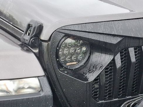 Used 2019 Jeep Wrangler Unlimited Sahara w/ Safety Group AWD/4WD image 9
