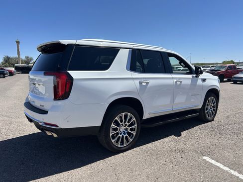 Certified 2025 GMC Yukon Denali AWD/4WD image 4