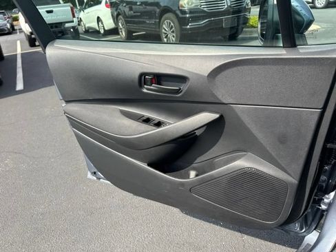 Used 2025 Toyota Corolla LE FWD image 29