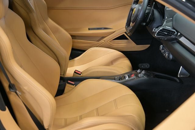 Used 2013 Ferrari 458 Spider RWD image 46