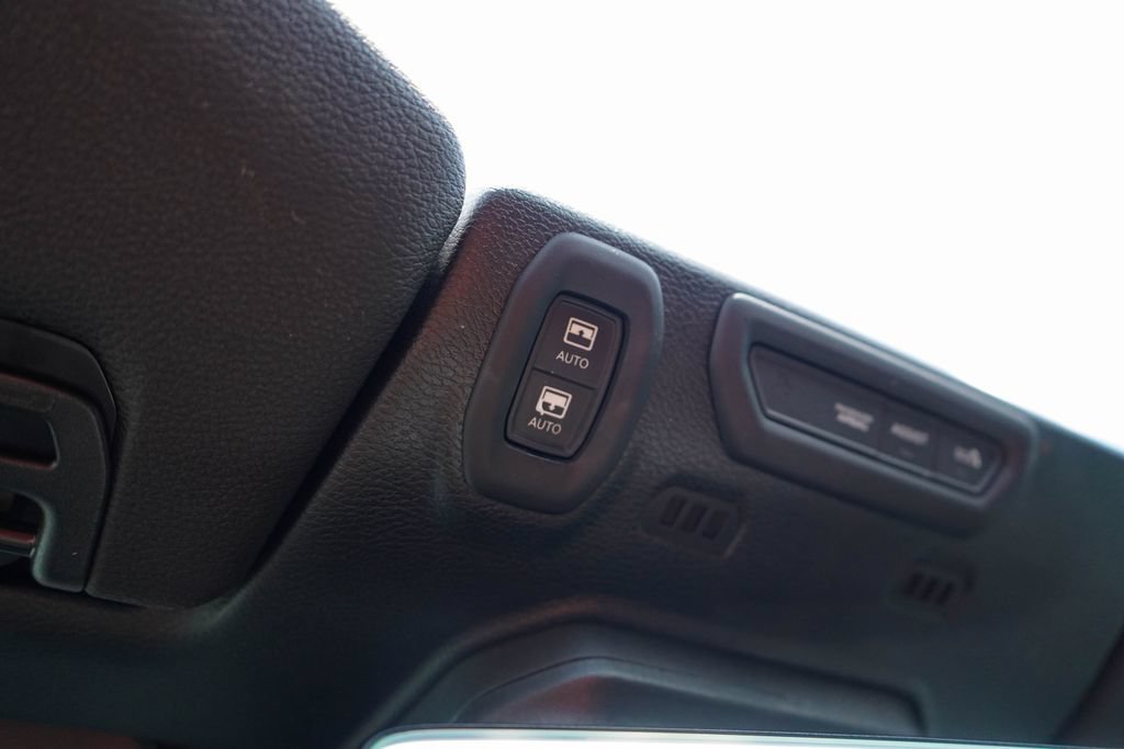 Used 2021 Jeep Wrangler Unlimited Sahara AWD/4WD image 36