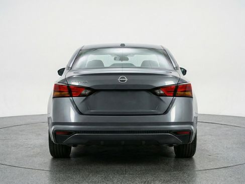 Used 2025 Nissan Altima 2.5 SV image 7