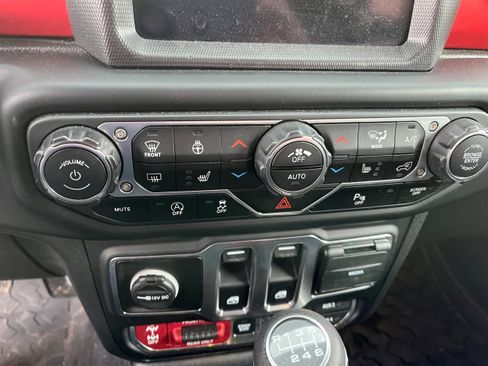 Used 2020 Jeep Wrangler Rubicon AWD/4WD image 13
