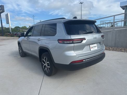 New 2025 Jeep Grand Cherokee L Limited image 3