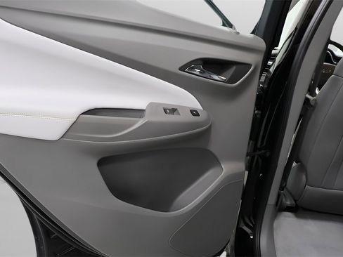 Used 2023 Chevrolet Bolt EUV Premier image 23