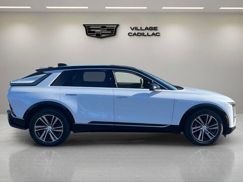 New 2026 Cadillac Lyriq Luxury image 6