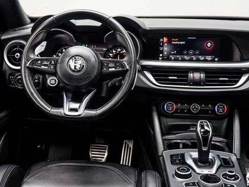 Used 2023 Alfa Romeo Stelvio Veloce AWD/4WD image 17
