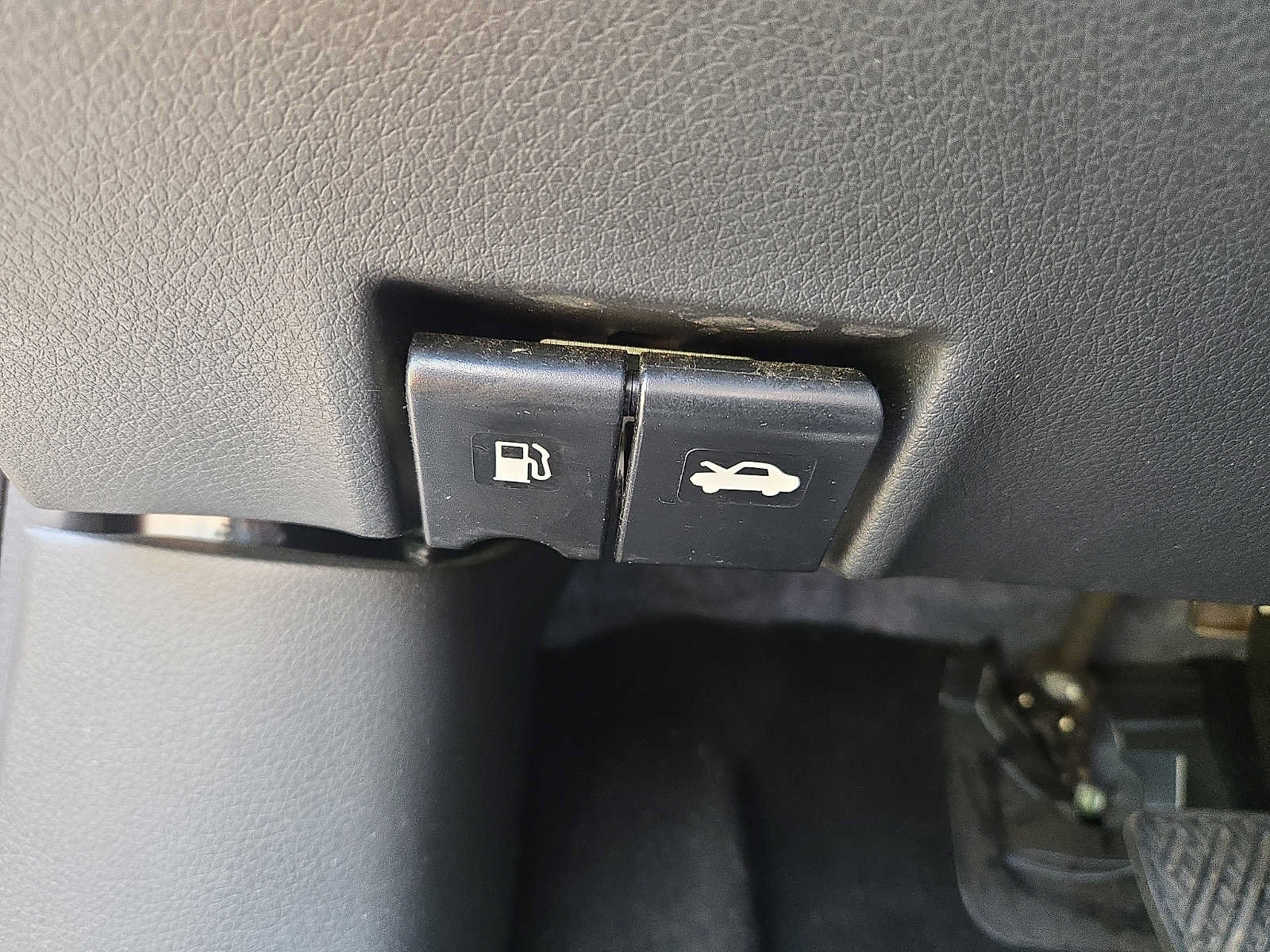 Used 2017 Nissan Sentra S FWD image 24