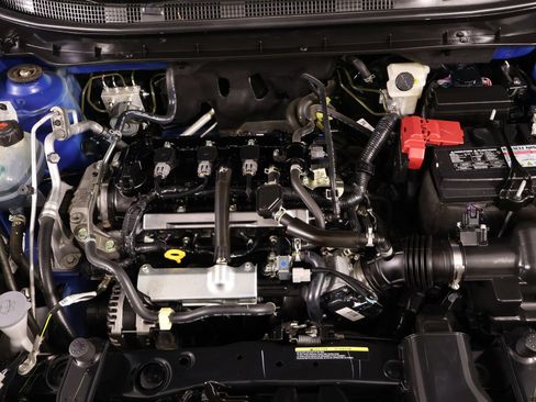 Used 2024 Nissan Kicks SV w/ Interior Electronics Package FWD image 18