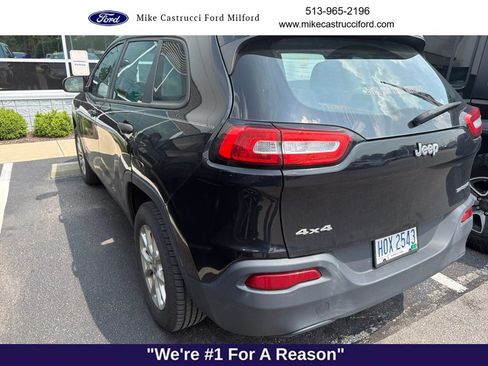Used 2017 Jeep Cherokee Sport AWD/4WD image 6
