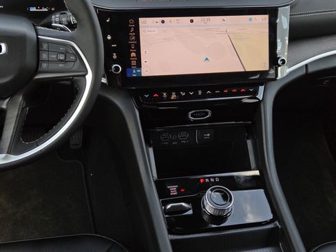 New 2026 Jeep Grand Cherokee Limited w/ Limited Altitude Package AWD/4WD image 21