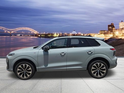 New 2026 Audi Q3 quattro 2.0T AWD/4WD image 2