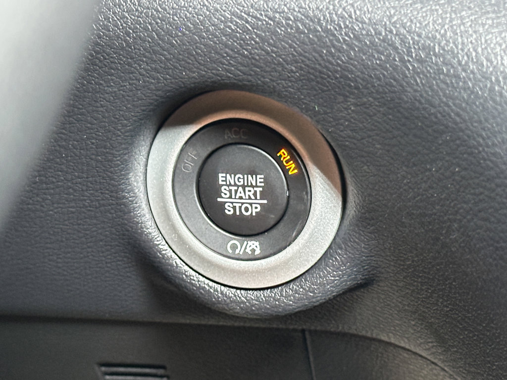 New 2027 Chrysler Pacifica Select AWD/4WD image 24